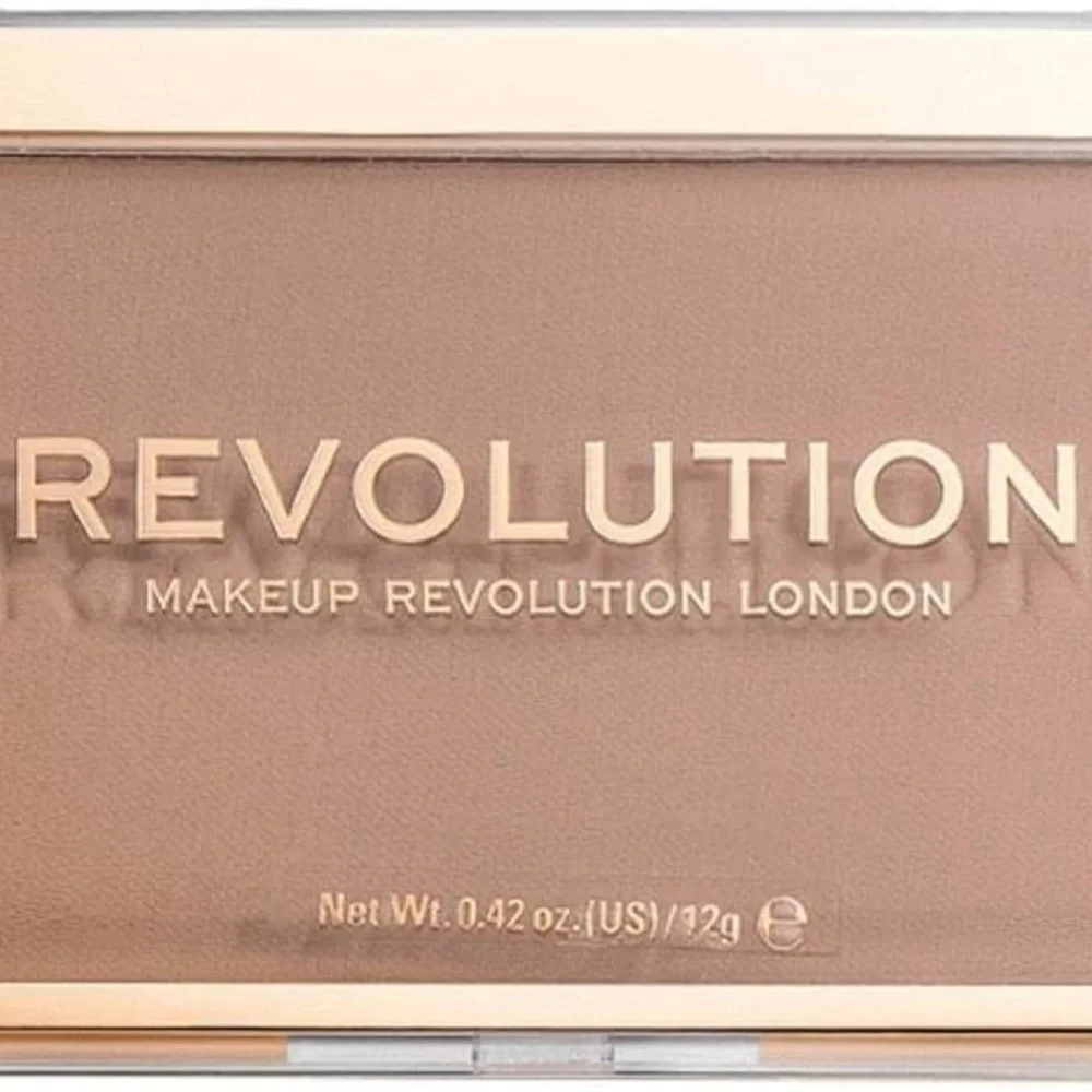 ❄️ Makeup Revolution | Matte Base Powder P7